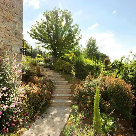 Les Cayrouses French Country 펜션