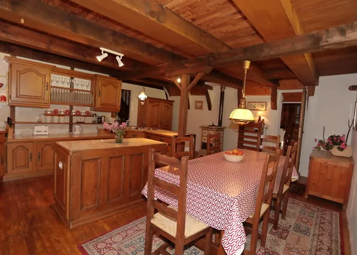 Les Cayrouses French Country *