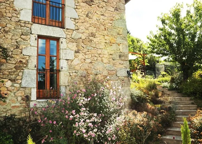 Les Cayrouses French Country *